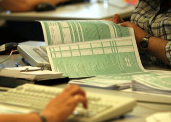 Παράταση φορολογικών δηλώσεων 2024: 72 ώρες για να ανακοινωθεί