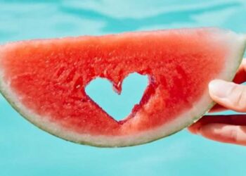 Πάτε για μπάνιο; Τα καλύτερα και τα χειρότερα σνακ για τη θάλασσα