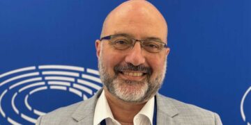 Σάκης Αρναούτογλου: Επείγουσα ανάγκη επενδύσεων σε τεχνητή νοημοσύνη και νέες τεχνολογίες για την πρόληψη των πυρκαγιών