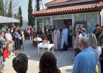 Συγκινητική Θεία Λειτουργία στην εγκαταλελημένη Μαυροπηγή για τον εορτασμό του Ι.Ν. Αγίας Παρασκευής (Φωτογραφίες)