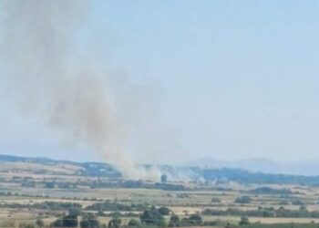 Συμβαίνει Τώρα: Φωτιά στο δρόμο προς την Ασβεστόπετρα