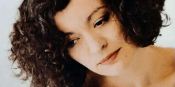 Τ. Τσανακλίδου: Θέλω ένα τραγούδι που θα έλεγα στην μάνα μου ό,τι δεν πρόλαβα να της πω - Η συγκινητική ιστορία πίσω από το "Μαμά, γερνάω"