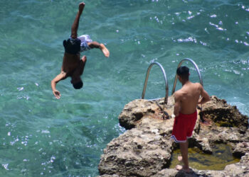 Τέλος η μίνι δροσιά: Ανεβαίνει πάλι η θερμοκρασία, η προειδοποίηση Κολυδά