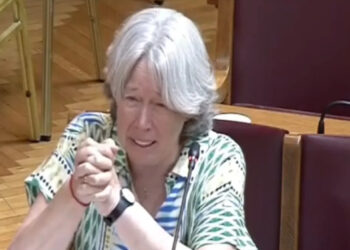 Βίντεο: Η στιγμή που η Λινού «σπάει» μετά την επίθεση Πολάκη