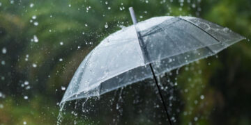 Υποχωρεί ο καύσωνας, έρχονται τοπικές βροχές και καταιγίδες