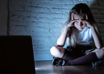 300 εκατομμύρια νέοι έχουν υποστεί σεξουαλική κακοποίηση και εκμετάλλευση στο διαδίκτυο - Τι δείχνουν τα στοιχεία νέας έκθεσης