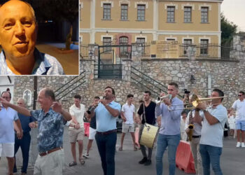 64 μέλη της εκ Βεύης οικογένειας Νιτσόπουλου που ζουν στον Καναδά, βρέθηκαν το καλοκαίρι στο χωριό και έκαναν ένα μαγικό πάρτυ – Συγκινητικές στιγμές, με εγγόνια που βρέθηκαν για πρώτη φορά στην Ελλάδα