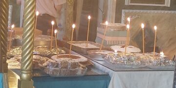 Με την ευχή να μη ξαναζήσει η περιοχή άλλες καταστροφικές πυρκαγιές και με πλούσιο “άρωμα” Φανουρόπιτας τελέστηκε ο Εσπερινός του Ιερού Ναού Αγίων Θεοδώρων Πευκίου Εύβοιας! (Ρεπορτάζ της Κούλας Πουλασιχίδου)