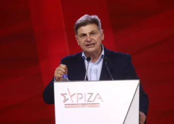 Ο Φαραντούρης διεκδικεί την ηγεσία του ΣΥΡΙΖΑ με μήνυμα από τις Πρέσπες: «Σύμβολο ενότητας και συνεργασίας των λαών αυτός ο τόπος» (VIDEO)