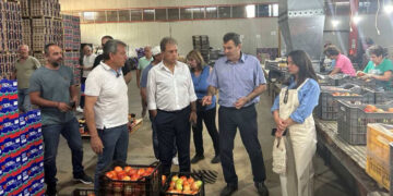 Επίσκεψη Αμανατίδη σε αγροκτήματα της ΠΕ Καστοριάς και ΓΕΟΚ