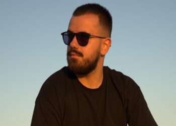 Αναστάσιος Σίσιος, το ανερχόμενο μουσικό ταλέντο από την Πτολεμαΐδα, αρχίζει να κατακτά τη λαϊκή σκηνή