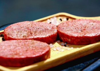 ΕΦΕΤ: Ανακαλεί μπιφτέκια κοτόπουλο – Βρέθηκε σαλμονέλα