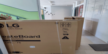 Έφτασαν οι διαδραστικές οθόνες και στο 3ο ΓΕΛ Πτολ/δας "Αντώνιος Κεραμόπουλλος"