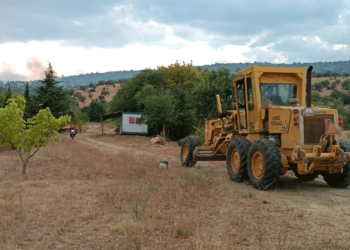 Εξέλιξη φωτιάς: Απομακρύνθηκε ο κίνδυνος της φωτιάς από την Ιερά Μονή Κοσμά του Αιτωλού