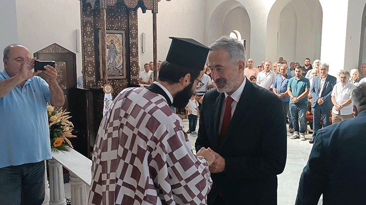 eortase-lampra-o-ieros-naos-metamorfoseos-tou-sotiros-ptolemaΐdas-cheirotonia-diakonou-telese-o-mitropolitis-florinis-k-k-eirinaios-reportaz-tis-koulas-poulasichidou.gif