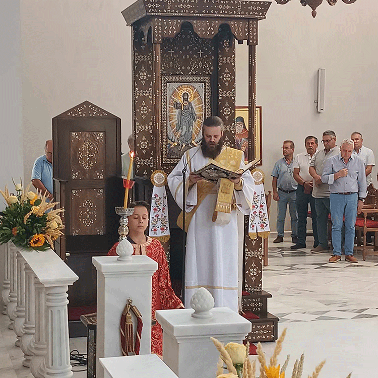 eortase-lampra-o-ieros-naos-metamorfoseos-tou-sotiros-ptolemaΐdas-cheirotonia-diakonou-telese-o-mitropolitis-florinis-k-k-eirinaios-reportaz-tis-koulas-poulasichidou.gif