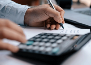 Έρχονται κίνητρα για τους συνεπείς φορολογούμενους