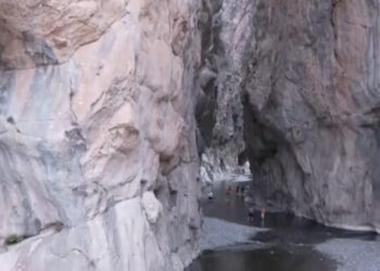 Γρεβενά: Το φαράγγι της Πορτίτσας και το πέτρινο γεφύρι πόλος έλξης χιλιάδων επισκεπτών