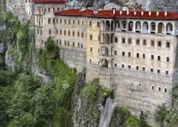 Η Τουρκία σταματά τη Θεία Λειτουργία στην Παναγία Σουμελά τον Δεκαπενταύγουστο