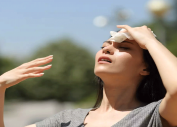 Ηλίαση: Οι πρώτες βοήθειες για να αντιμετωπίσετε τα συμπτώματα – Τι πρέπει να πιείτε άμεσα για ανακούφιση