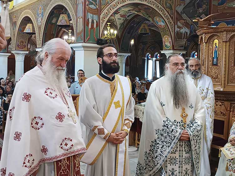 Λαμπρό Πολυαρχιερατικό Συλλείτουργο για τα ονομαστήρια του Μητροπολίτου Φλωρίνης κ. Ειρηναίου - Χειροτονήθηκε Πρεσβύτερος ο π. Άνθιμος Γιαρματζίδης - Σε ποια ενορία της Πτολεμαΐδας θα τοποθετηθεί ( ρεπορτάζ της Κούλας Πουλασιχίδου )