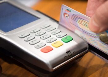 Με προπληρωμένη κάρτα τα επιδόματα ανεργίας, τέκνων και ελάχιστο εγγυημένο εισόδημα