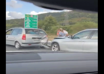Μικροατύχημα στα διόδια Πολυμύλου, στο ρεύμα προς Θεσσαλονίκη (Βίντεο αναγνώστη)