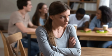 Μήπως πάσχετε από κοινωνικό άγχος; Τι είναι και πώς να το αντιμετωπίσετε