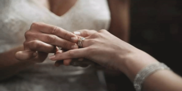 Ο πρώτος γάμος ομόφυλου ζευγαριού στην Καστοριά