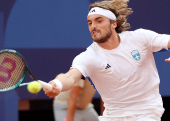 O Τσιτσιπάς σταμάτησε τη συνεργασία με τον πατέρα του – Η ανακοίνωσή του