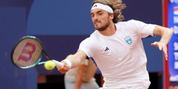 O Τσιτσιπάς σταμάτησε τη συνεργασία με τον πατέρα του – Η ανακοίνωσή του