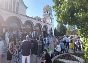 Πανηγυρική Θεία Λειτουργία ανήμερα της Παναγίας στον Ι.Ν. Αγίας Σκέπης ΠτολεμαΐδαςΠανηγυρική Θεία Λειτουργία ανήμερα της Παναγίας στον Ι.Ν. Αγίας Σκέπης Πτολεμαΐδας