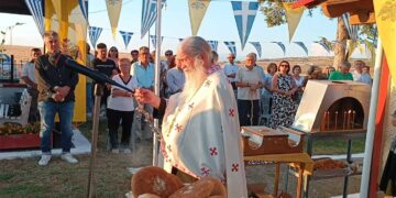 Πανηγυρικός Εσπερινός τελέστηκε στο Παρεκκλήσιο Κοιμήσεως της Θεοτόκου στον δρόμο Δυτικής Εορδαίας ( Τ.Κ. Αναρράχης )( ρεπορτάζ της Κούλας Πουλασιχίδου )