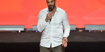 Νέο ηχητικό με τον ευρωβουλευτή του ΣΥΡΙΖΑ Νίκο Παππά να βρίζει και να απειλεί- «Θα κλαίει η μάνα σου η βρωμιάρα»