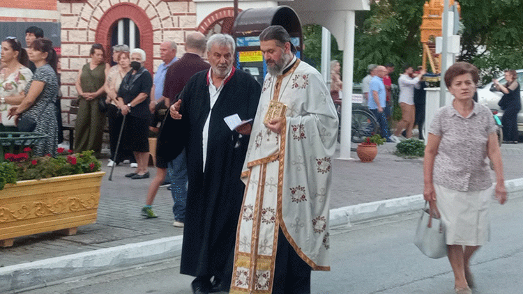 Πλήθος πιστών κατέκλυσαν τους Ιερούς Ναούς της Πτολεμαΐδας, παραμονή του Δεκαπενταύγουστου! (της Κούλας Πουλασιχίδου)