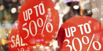 Πότε σταματούν οι θερινές εκπτώσεις – Συνεχίζονται οι προσφορές από τα καταστήματα