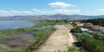 "Σαν καινούρια" η παραλίμνια περιοχή στην Πολυκάρπη Καστοριάς (Φώτο + Βίντεο)