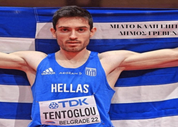 Στο πλευρό του Γρεβενιώτη Μίλτου Τεντόγλου η γενέτειρά του – Γιγαντοοθόνη στην Κεντρική Πλατεία των Γρεβενών