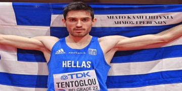 Στο πλευρό του Γρεβενιώτη Μίλτου Τεντόγλου η γενέτειρά του – Γιγαντοοθόνη στην Κεντρική Πλατεία των Γρεβενών