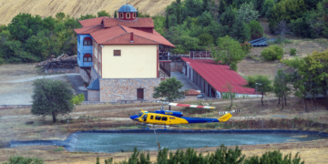 Συγκλονιστικές φωτογραφίες από τη χθεσινή φωτιά στην Κρυόβρυση του Γιάννη Αρζουμανίδη