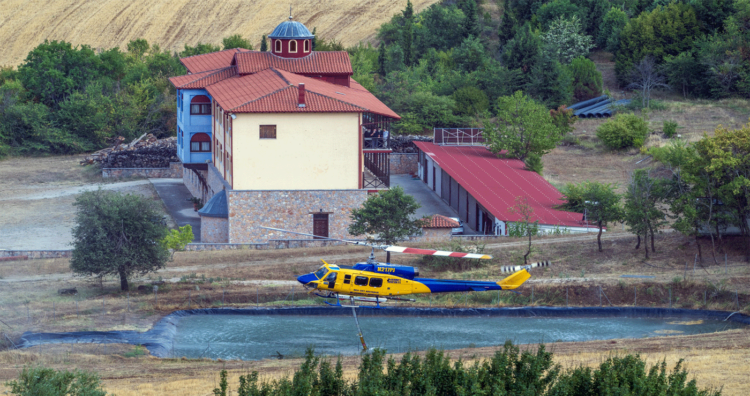 Συγκλονιστικές φωτογραφίες από τη χθεσινή φωτιά στην Κρυόβρυση του Γιάννη Αρζουμανίδη