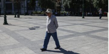 Συνταξιούχοι: Ποιοι θα λάβουν προσαύξηση και γιατί