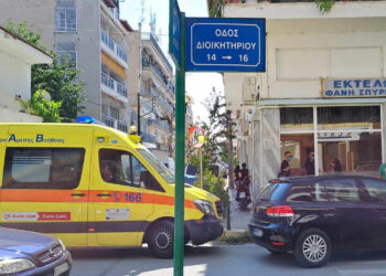 Συμβαίνει τώρα: Άλλο ένα τροχαίο στη γνωστή  διασταύρωση Διοικητηρίου και Δημοκρατίας