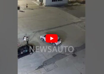 Απίστευτο καψόνι σε οδηγό ηλεκτρικού για να μπει στο πλοίο – Δείτε το video