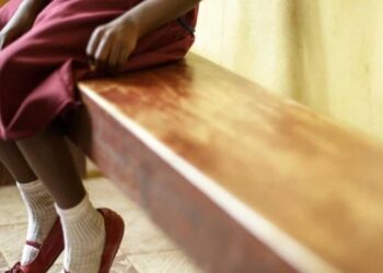 15χρονη από την Πτολεμαΐδα βρέθηκε να κοιμάται σε παγκάκι στα Δειλινά στο Ηράκλειο Κρήτης – Φέρεται να την έχουν εγκαταλείψει οι γονείς της