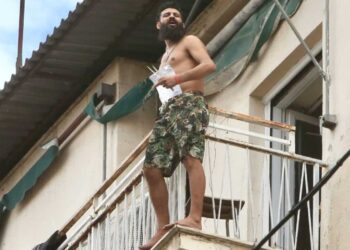 Άνδρας από τη Συρία απειλεί ότι θα ανατινάξει μπουκάλα υγραερίου στην Αχαρνών - Εκκενώθηκαν κτήρια