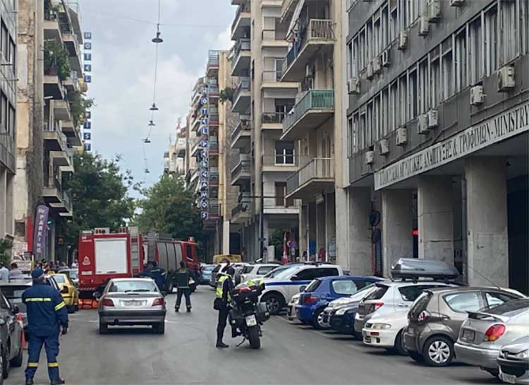 Άνδρας από τη Συρία απειλεί ότι θα ανατινάξει μπουκάλα υγραερίου στην Αχαρνών - Εκκενώθηκαν κτήρια