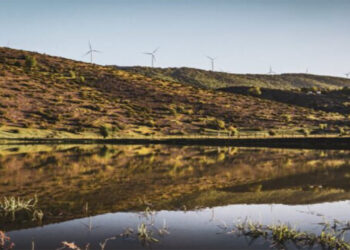 EΛΕΤAEΝ: Σημαντική και μόνιμη μείωση του κόστους ρεύματος από την ενεργειακή μετάβαση στις ανανεώσιμες πηγές ενέργειας