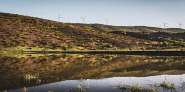 EΛΕΤAEΝ: Σημαντική και μόνιμη μείωση του κόστους ρεύματος από την ενεργειακή μετάβαση στις ανανεώσιμες πηγές ενέργειας