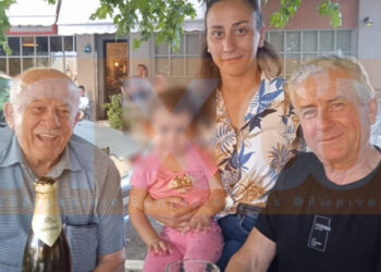 Παιδί γεννιέται σε άρμα στη Βεγόρα Αμυνταίου! 61 χρόνια μετά συναντάει για πρώτη φορά τον επικεφαλής του άρματος! (ΒΙΝΤΕΟ)